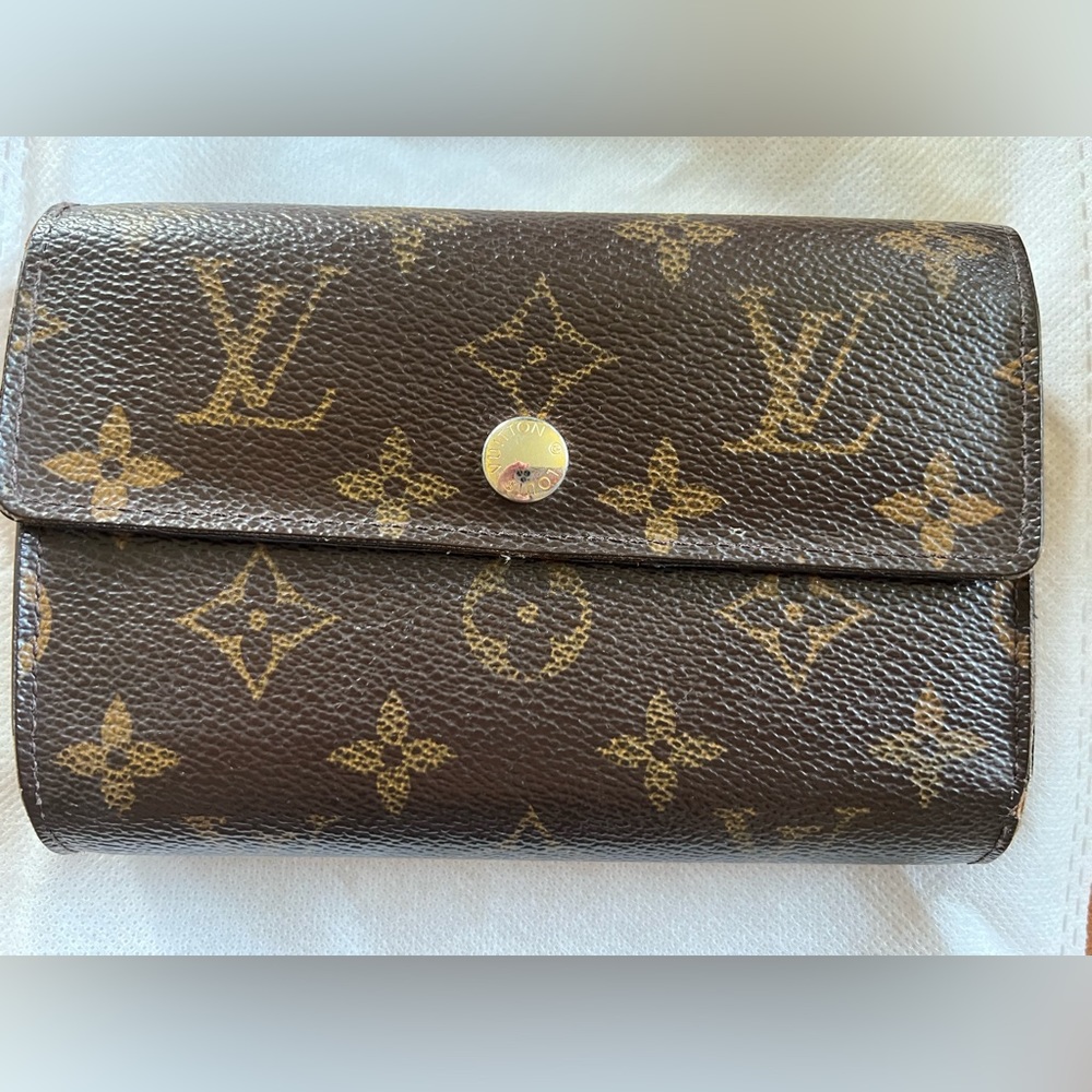 ***SOLD***Louis Vuitton Monogram Wallet
